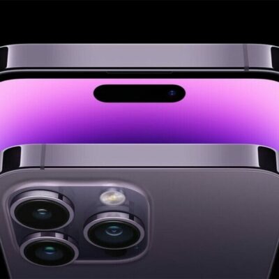 iPhone 14 Pro and iPhone 14 Pro Max are shown in close-up form from the top.