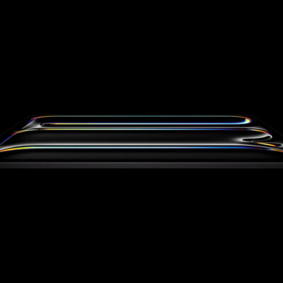 iPad Pro, landscape orientation, front exterior, space black color, aluminum and glass enclosure