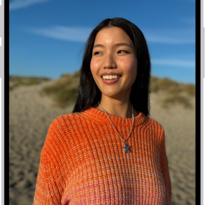 An open photo with thumbnails of other photos across the bottom of the screen. At the top left is a Back button to go back to browsing.